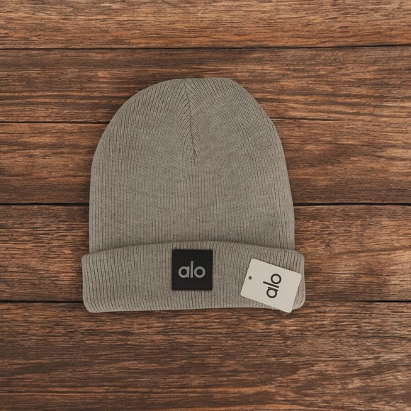 ALO Yoga Accessories - ALO Yoga Gray Knit Beanie